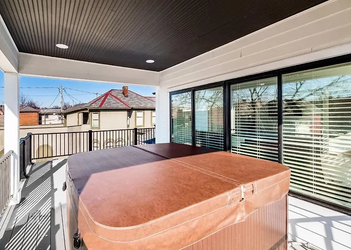 High End New Build, Rooftop Hot Tub, Views