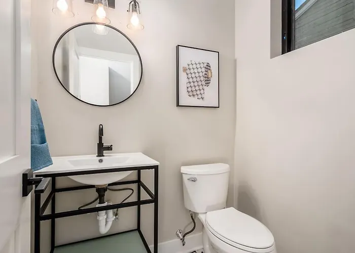 High End New Build, Rooftop Hot Tub, Views Сasa de vacaciones Columbus