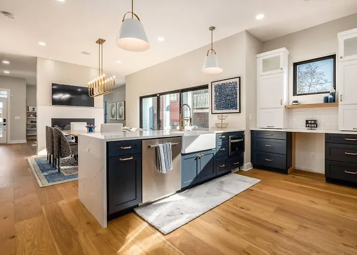 High End New Build, Rooftop Hot Tub, Views * Columbus
