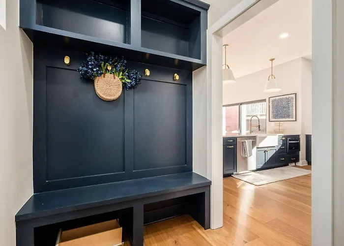 High End New Build, Rooftop Hot Tub, Views Сasa de vacaciones Columbus