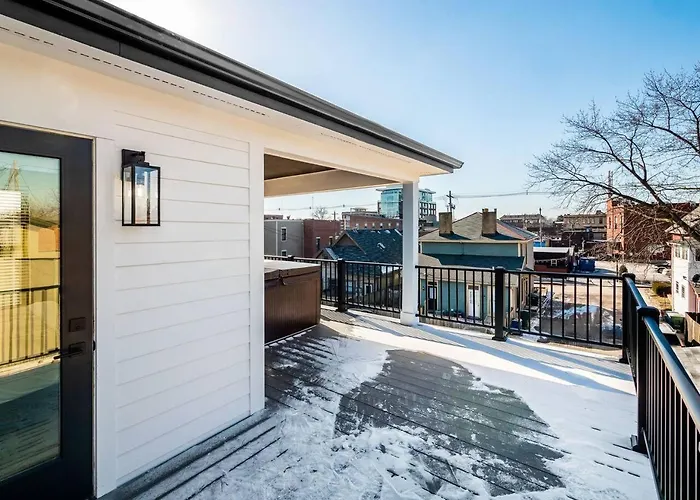 High End New Build, Rooftop Hot Tub, Views