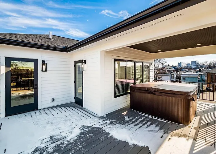 Сasa de vacaciones High End New Build, Rooftop Hot Tub, Views