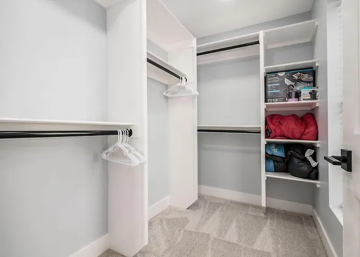 Сasa de vacaciones High End New Build, Rooftop Hot Tub, Views Columbus