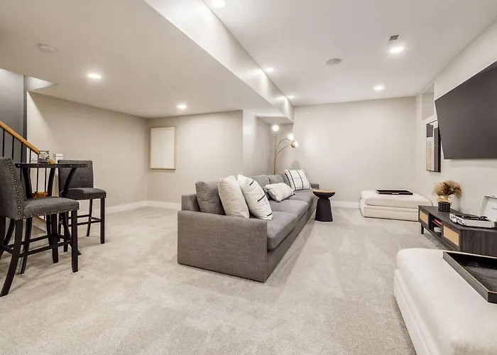 High End New Build, Rooftop Hot Tub, Views * Columbus