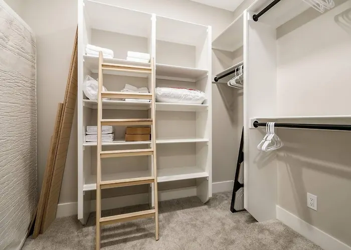 High End New Build, Rooftop Hot Tub, Views Columbus