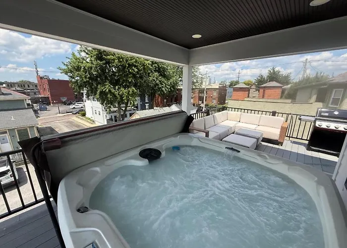 High End New Build, Rooftop Hot Tub, Views Сasa de vacaciones
