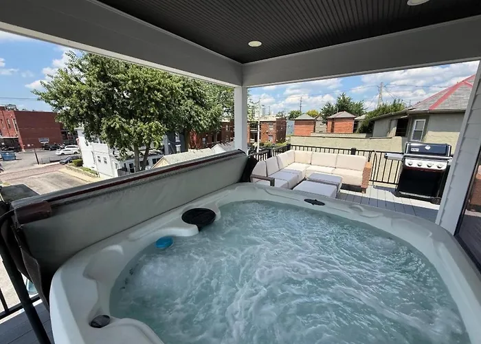 High End New Build, Rooftop Hot Tub, Views * Columbus